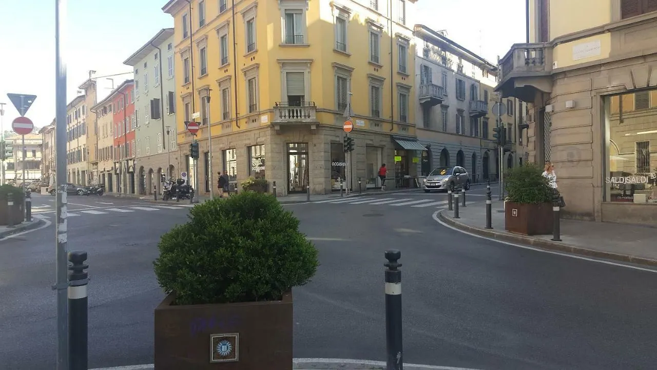 Apartment Q21Apartment -The Silent Charm Bergamo Italy